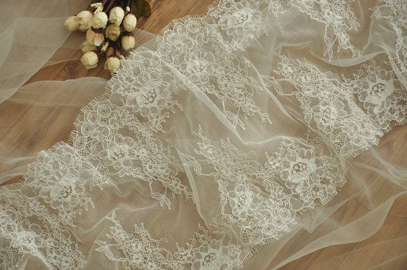 Elfenbeinfarbene Alencon-Spitzenborte Hochzeitskleid-stoff | 3 Meter von lacetime