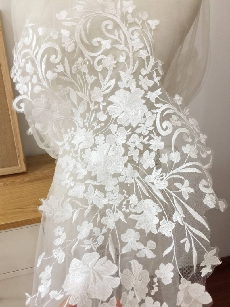 Große Vintage Style Floral Stickerei Spitze Applikation Stück in Weichem Elfenbein, Hochzeitskleid Mieder Motiv, Brautschleier Arrangieren von lacetime