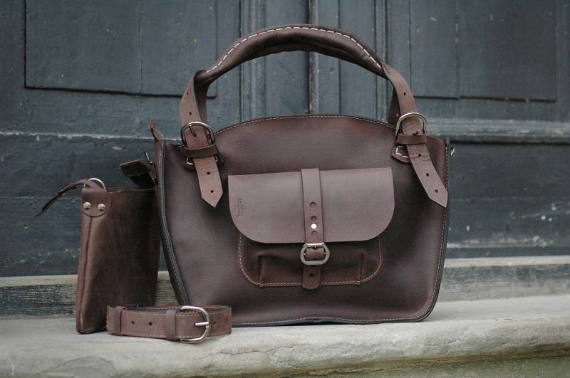 Laptoptasche Aus Leder Braune Schultertasche Mit Clutch von ladybuq