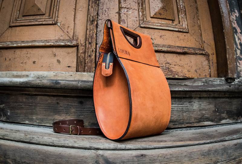 Übergroße Ledereinkaufstasche Handgemachtes Vollnarben, Moderner Vintage-stil von ladybuq