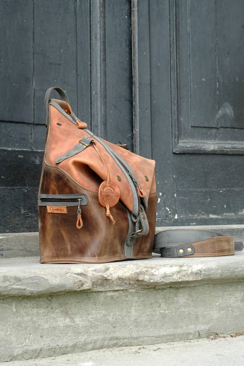 Vintage Brauner Leder Rucksack Rustikaler Reiserucksack von ladybuq