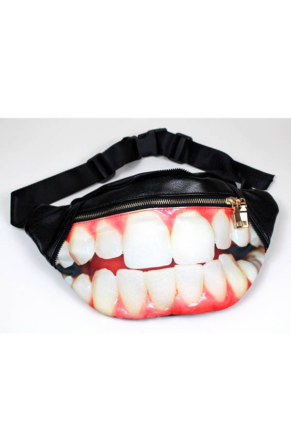 Teeth Bumbag - Fanny Packung Teeth Bumbag - Fanny Packung von ladygonzalezshop