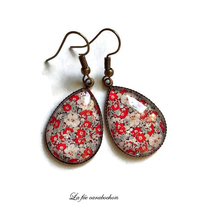 Ohrhänger, Liberty Betsy Rot, Retro-Blumen, Glascabochon von lafeecarabochon