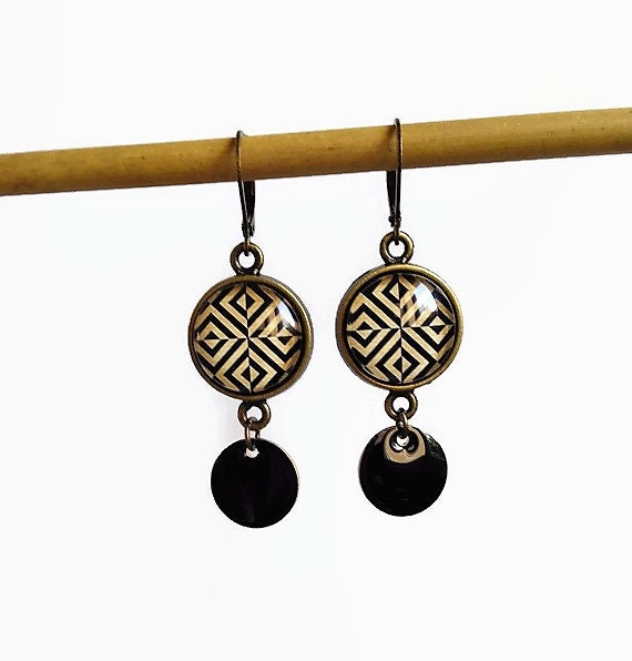 Schwarz Und Gold Anhänger Ohrringe Geschenk Bronze Pailletten Frau Cabochon Schwarz Und Gold Anhänger Ohrringe Geschenk Bronze Pailletten Frau Cabochon von lafeecarabochon