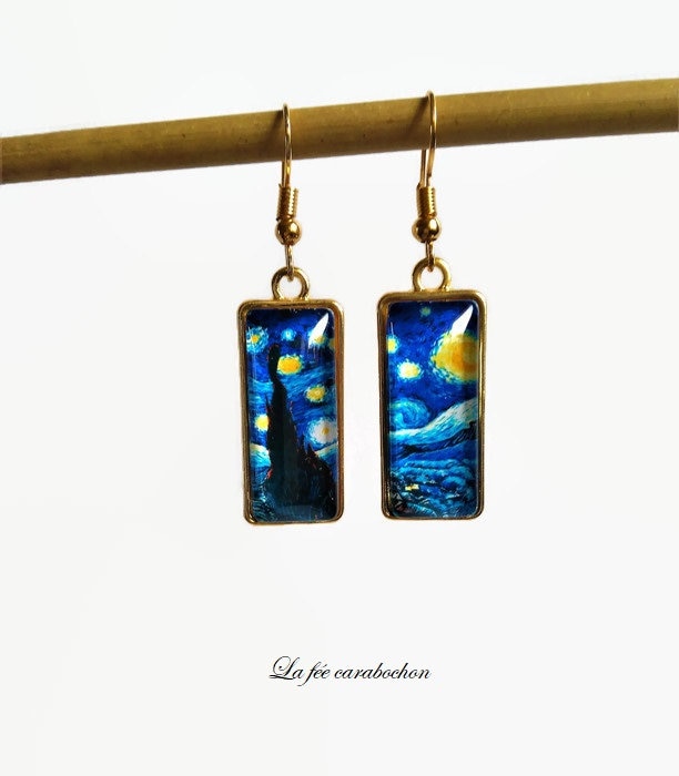 sternenklare Nachtohrringe Van Gogh Cabochon Rechteckig, Vergoldet, Glas, Malerei Kunst, Blau sternenklare Nachtohrringe Van Gogh Cabochon Rechteckig, Vergoldet, Glas, Malerei Kunst, Blau von lafeecarabochon