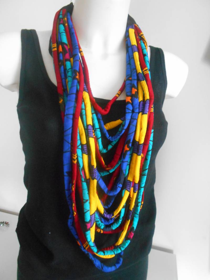 Mehrreihige Halskette Aus Wachs Für Damen Mit Langer von lagracewaxmode