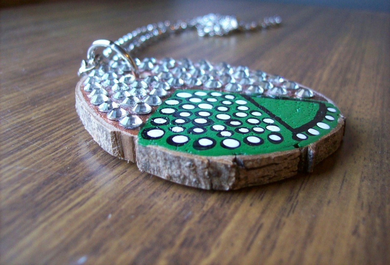 Altholz Magnolie Holz Anhänger Schmuck. Smaragd Etoile von lainenbois