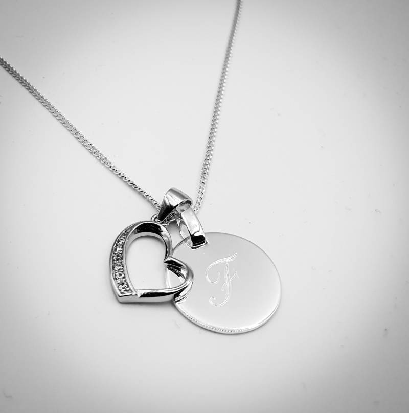 Namenskette Herz Silberkette Personalisiert Gravur Weihnachten Herzkette Colier Damen Geschenk Frau Schmuck Liebe Kette 925 Silber von lajomaDesign