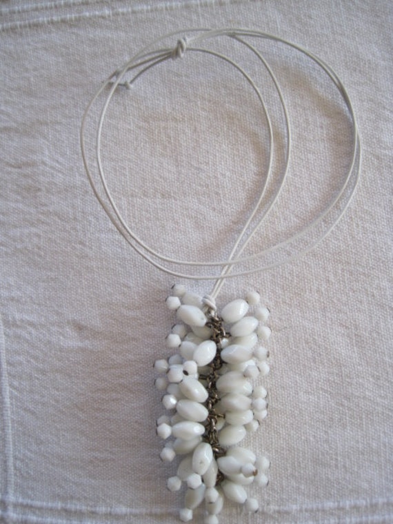 Flapper Anhänger Aus Den 60Ern - Am Lederband von lajunavintage