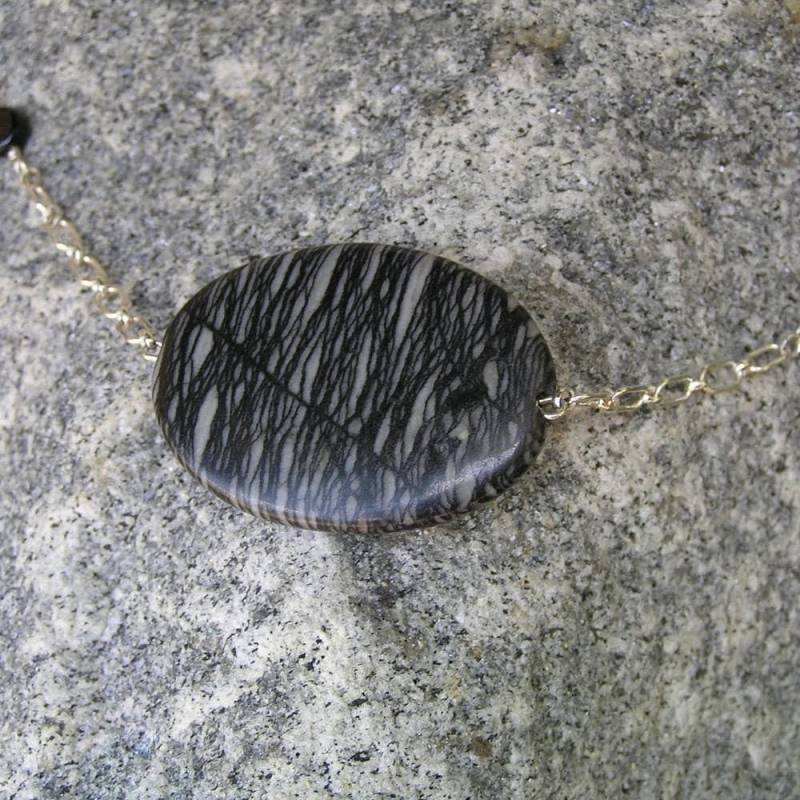 Seidenfäden in Schwarz - Große, Schwarze Geäderten Jaspis Anhänger, Onyxperle Button Perle, Sterling Silber Halskette von lakreations