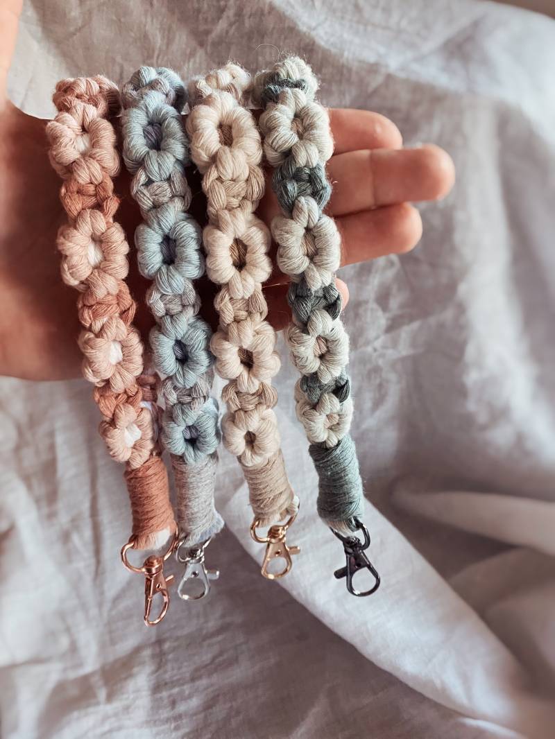 Makramee Schlüsselanhänger Blume von lalovelymakramee