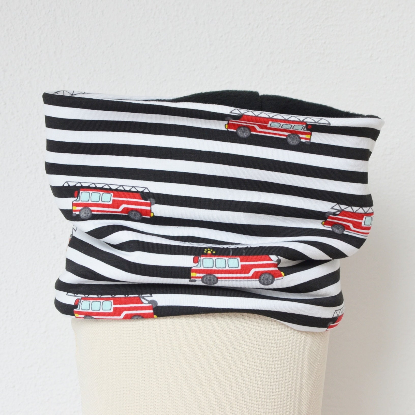 Fleece Loop Schal | Streifen Ringel Feuerwehr Schwarz Weiß Rot Junge Boy Kind 3 - 4 5 6- 7 8 Jahre Halstuch Warm Gefüttert von lamaika