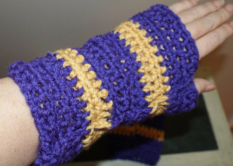 Gehäkelte Handschuhe, Herren Handwärmer, Lila Winter Fingerlose Texting Handschuhe von lanacooper