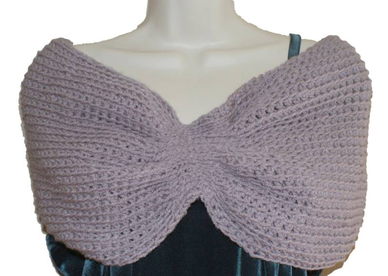 Hochzeit Shrug, Gehäkelter Cape Häkeln, Lila Schal, Abschlussball Wrap, Brautjungfer Capelet, Braut Schulter von lanacooper