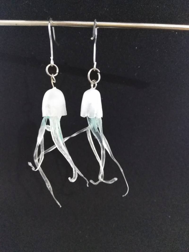 Kleine Amakusa Qualle Ohrringe von lapinPetite