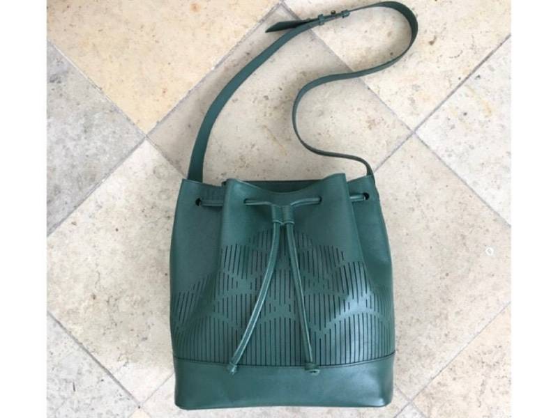 Tannengrüne Ledertasche - Beuteltasche Mit Einzigartigem Cut Out Detail Grüne Leder Schultertasche Cut Beutelasche Cross Body Tasche von larakazis