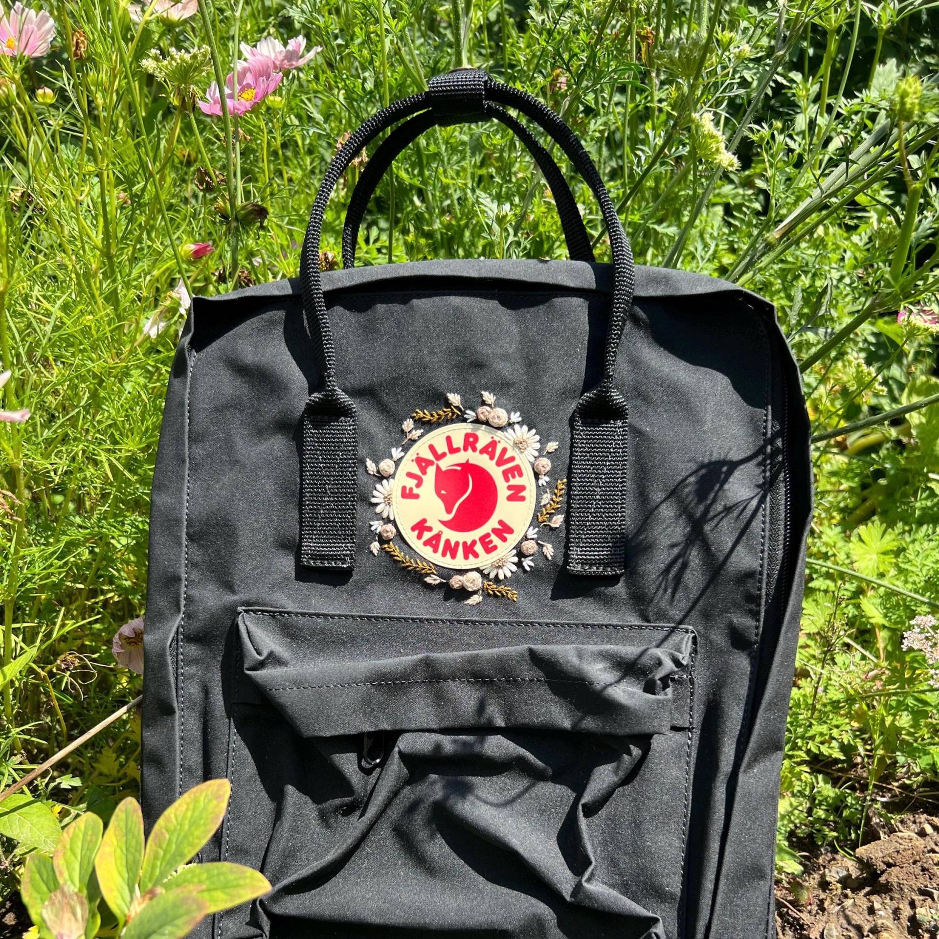 Handbestickter Fjällraben Kanken Handbestickter Fjällraben Kanken von lararicama