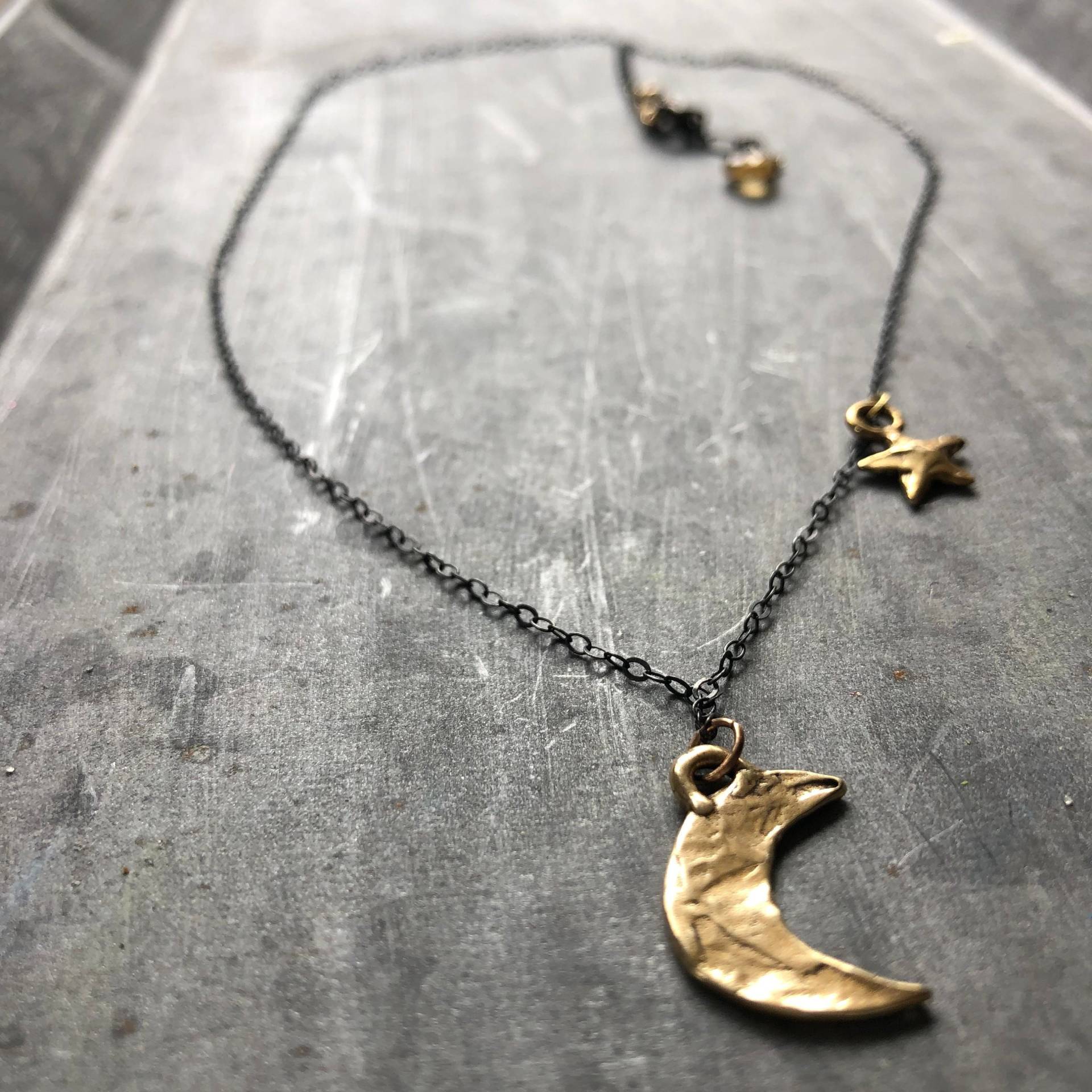 Mond Und Stern-Halskette von larkjewelrydesign