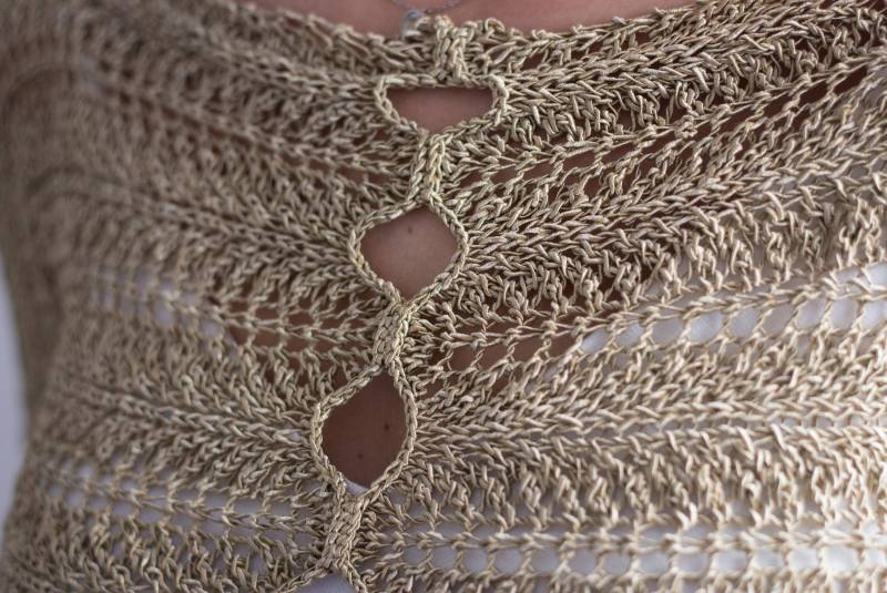 Handgewebter Garnpullover Mit Zwei Nadeln von latricotteje