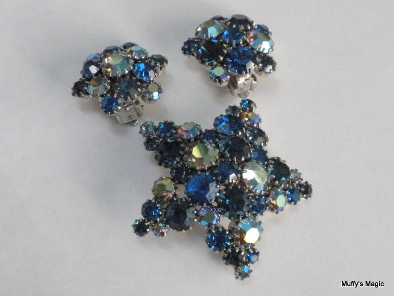 Strass Sterne Brosche Ohrringe in Saphirblau Und Aurora Borealis von lauraab51