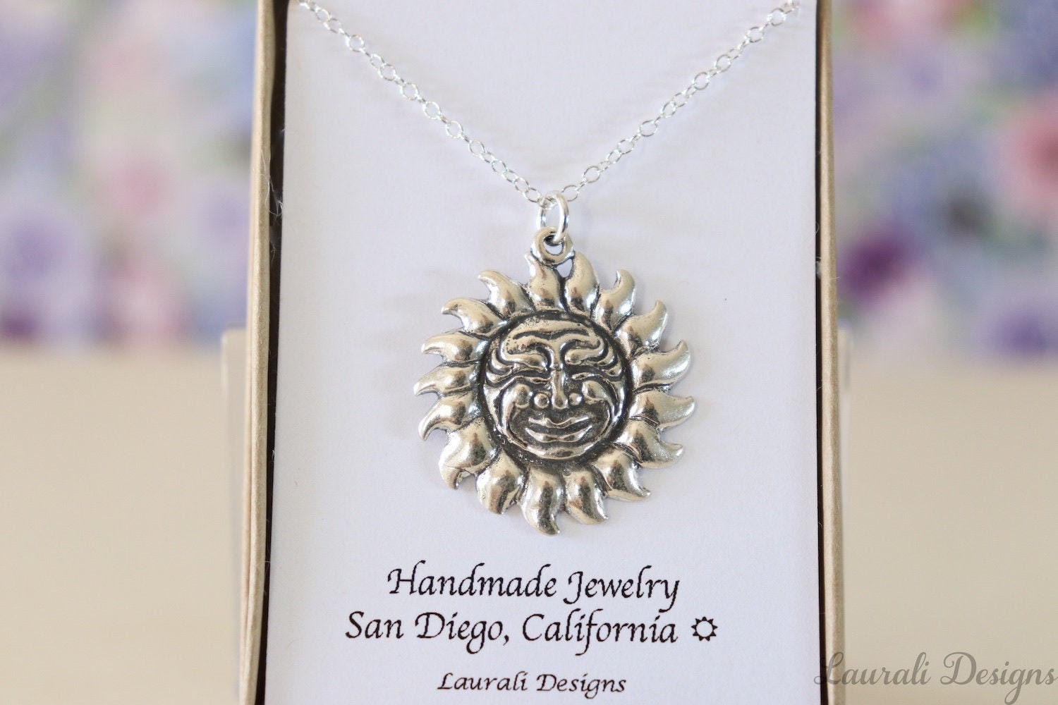 Große Sun Charm Halskette, Freundschaft Geschenk, Sterling Silber, Bestie Celestial Charm, Lover Danke-Karte von lauralidesigns