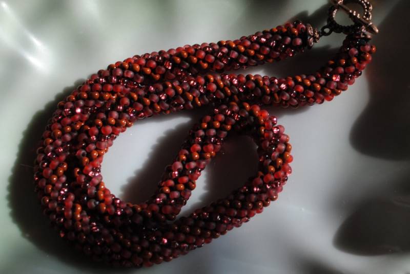 Rote Perlenkette Gehäkelt | #2 von laurasaintmartin