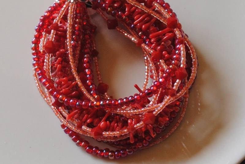 Rotes Boho Multistrang Armband | #2 von laurasaintmartin