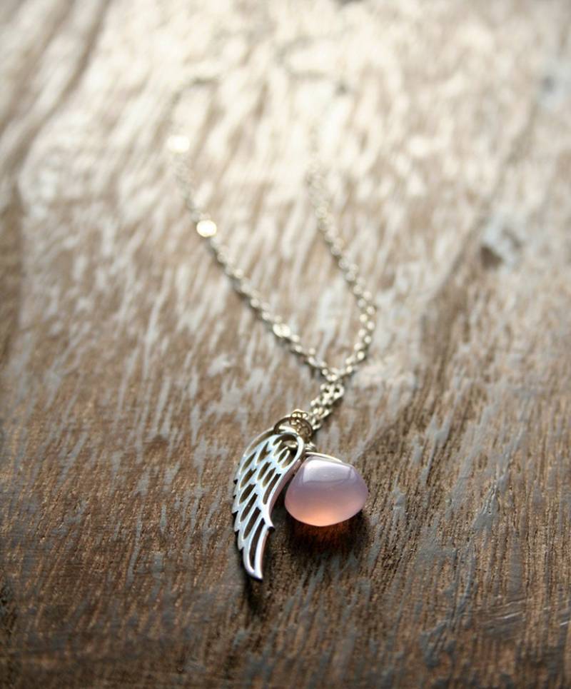 Engel Flügel Halskette, Rosa Edelstein Schmuck, Zarte Silber Halskette von laurastark