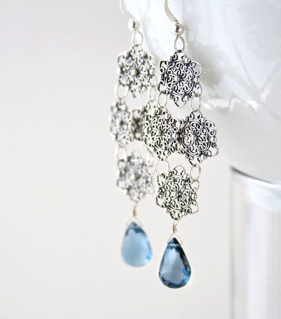 Silber Schneeflocke Ohrringe, London Blautopas Edelstein, Kronleuchter Ohrringe von laurastark