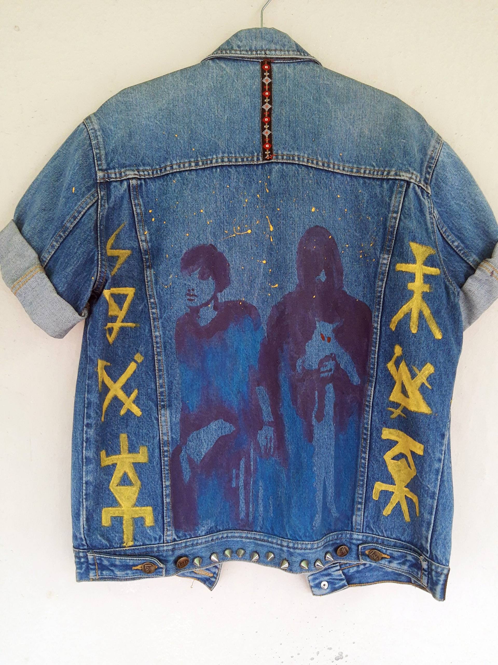 Crystal Castles - Handbemalte Vntg Jeansjacke von lavirintArt