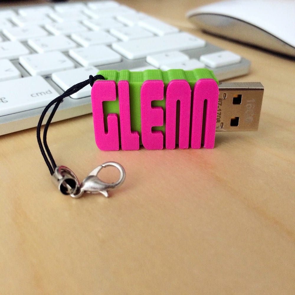 Personalisierter Usb-stick Mit Benutzerdefiniertem Text von layerica