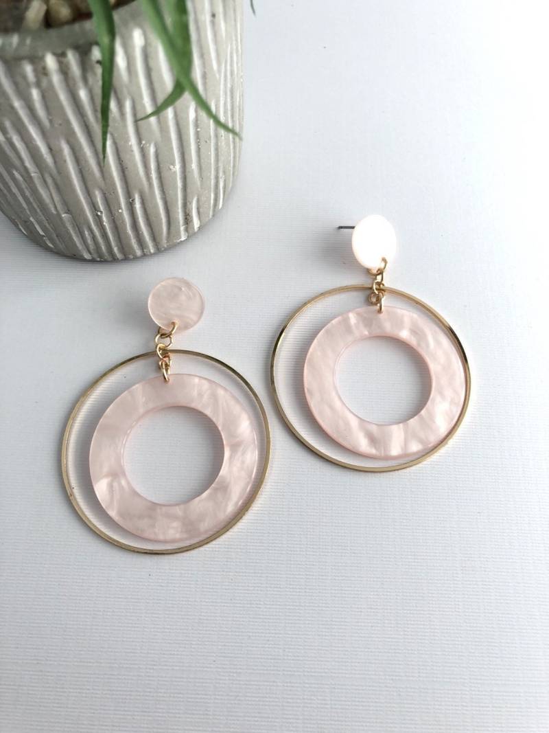 Creolen Harz Ohrringe, Statement Schildkröte Kreis Ohrring, Tropfen Acetat Gold Creolen, Erröten Rosa Ohrringe von layersofartisan