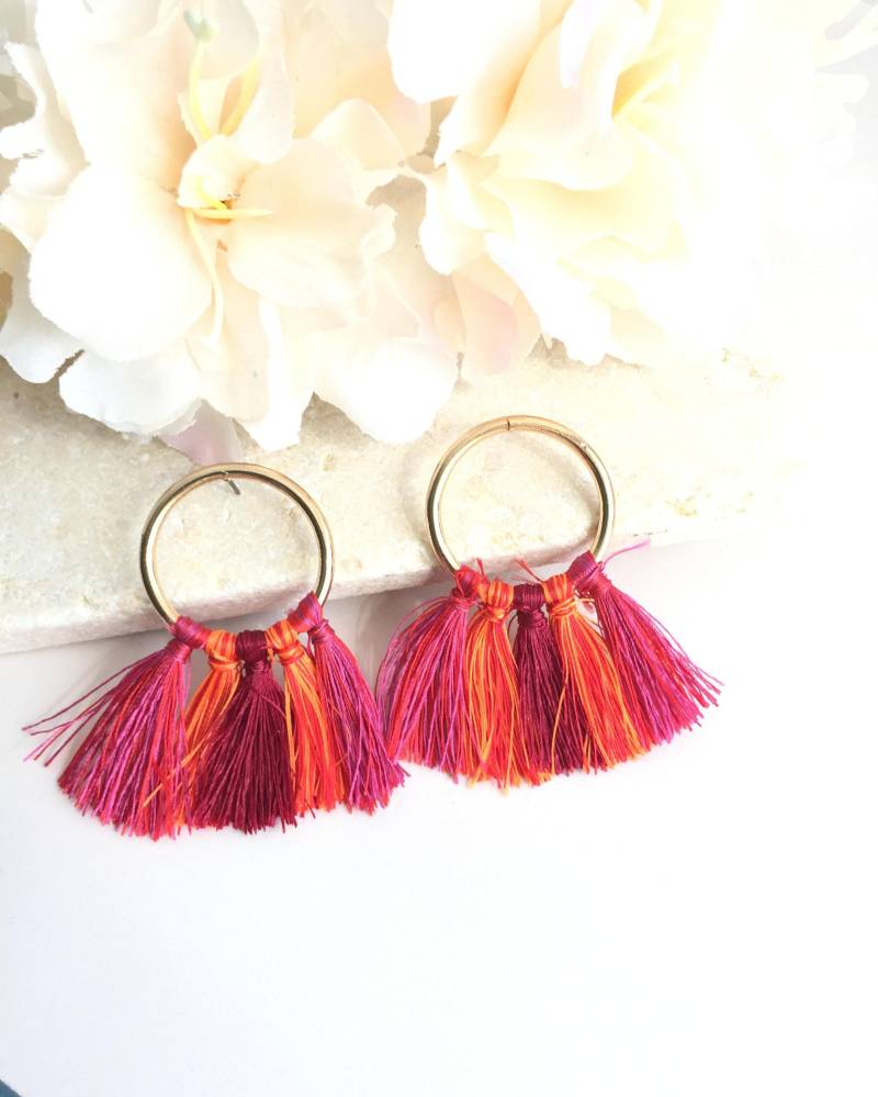 Fransen Quaste Ohrringe, Fan Dekor Gold Creolen, Boho Ohrring, Statement Rote Ohrring von layersofartisan