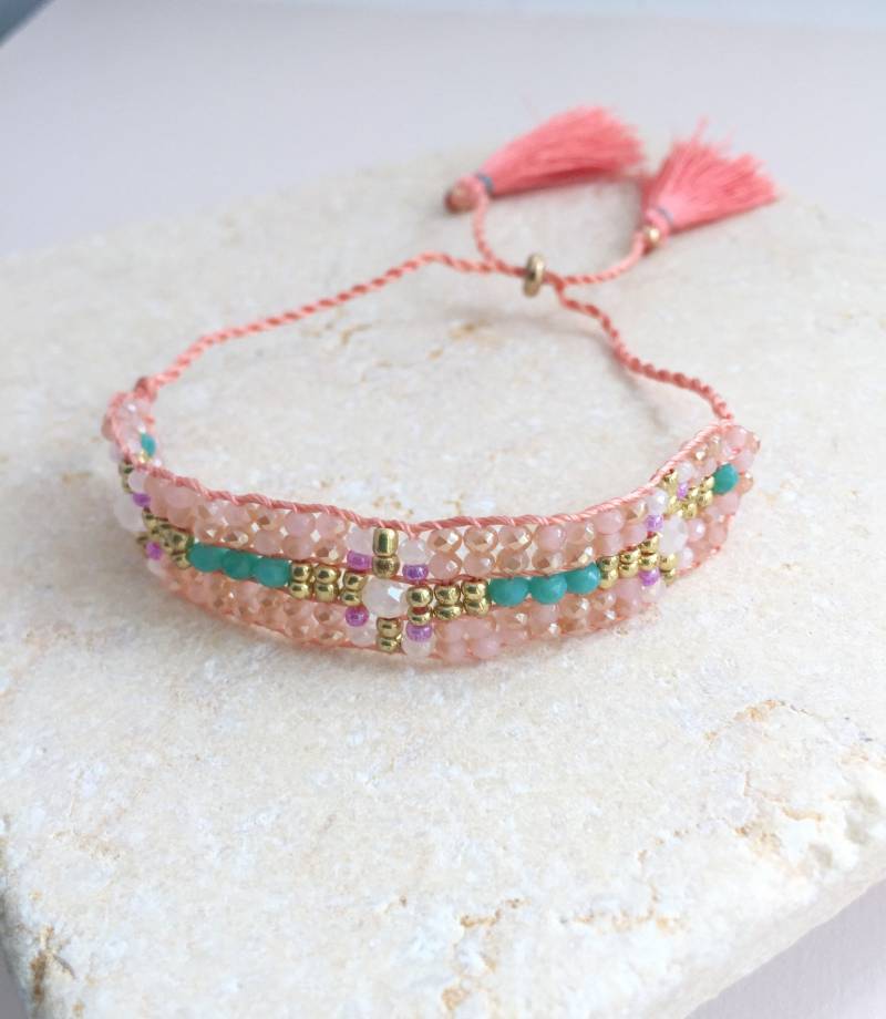 Mehrfarben-Kristall-Perlen-Armband, Quaste, Quaste Perlenarmband, Stretch Armband, Boho, Rosa Perlen Armband von layersofartisan