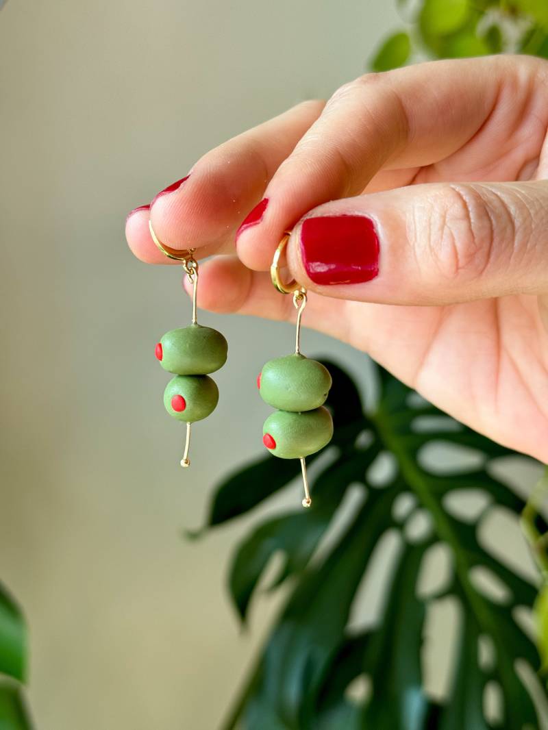 Oliven Martini Handgemachte Ohrringe/Aus Ton Lebensmittel Geschenke Oliven Martini Handgemachte Ohrringe/Aus Ton Lebensmittel Geschenke von lazydaisyclay