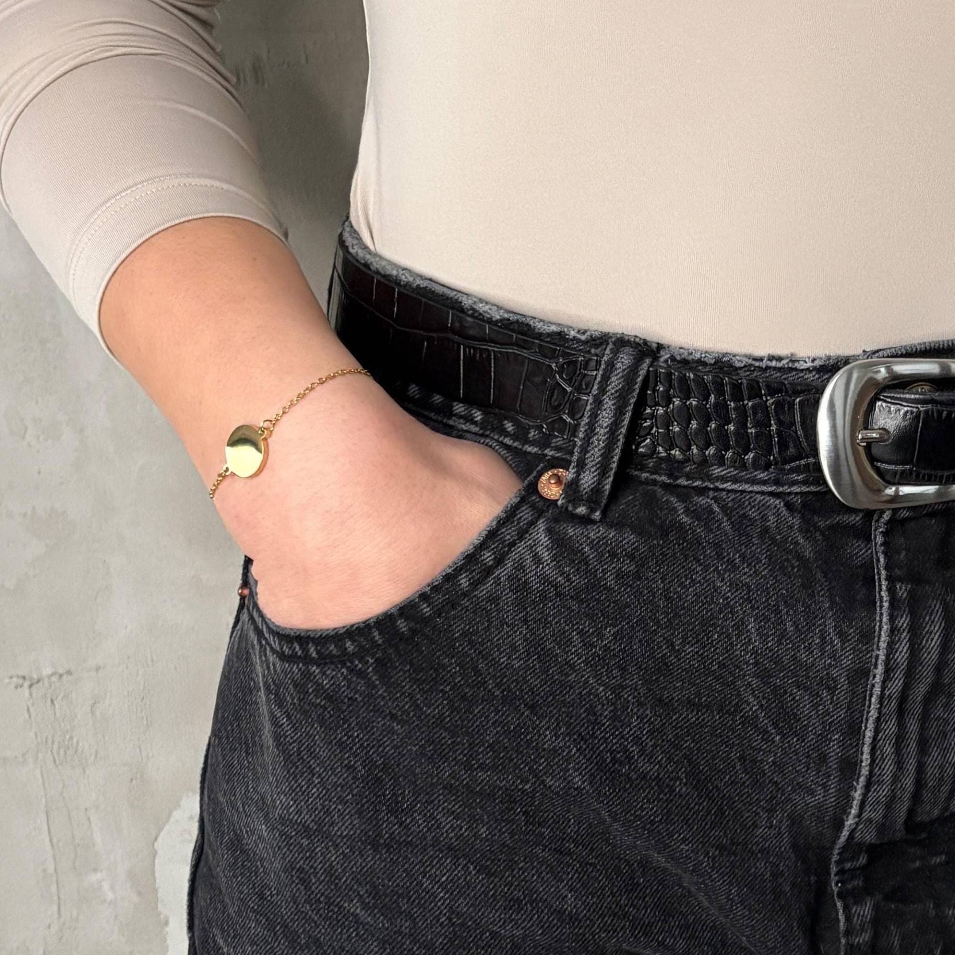 Personalisiertes Armband Gold, Graviertes Aus Edelstahl in Gold Und Silber, Armkettchen, Personalisiertes Geschenk Zum Valentinstag von lePelouJewelry