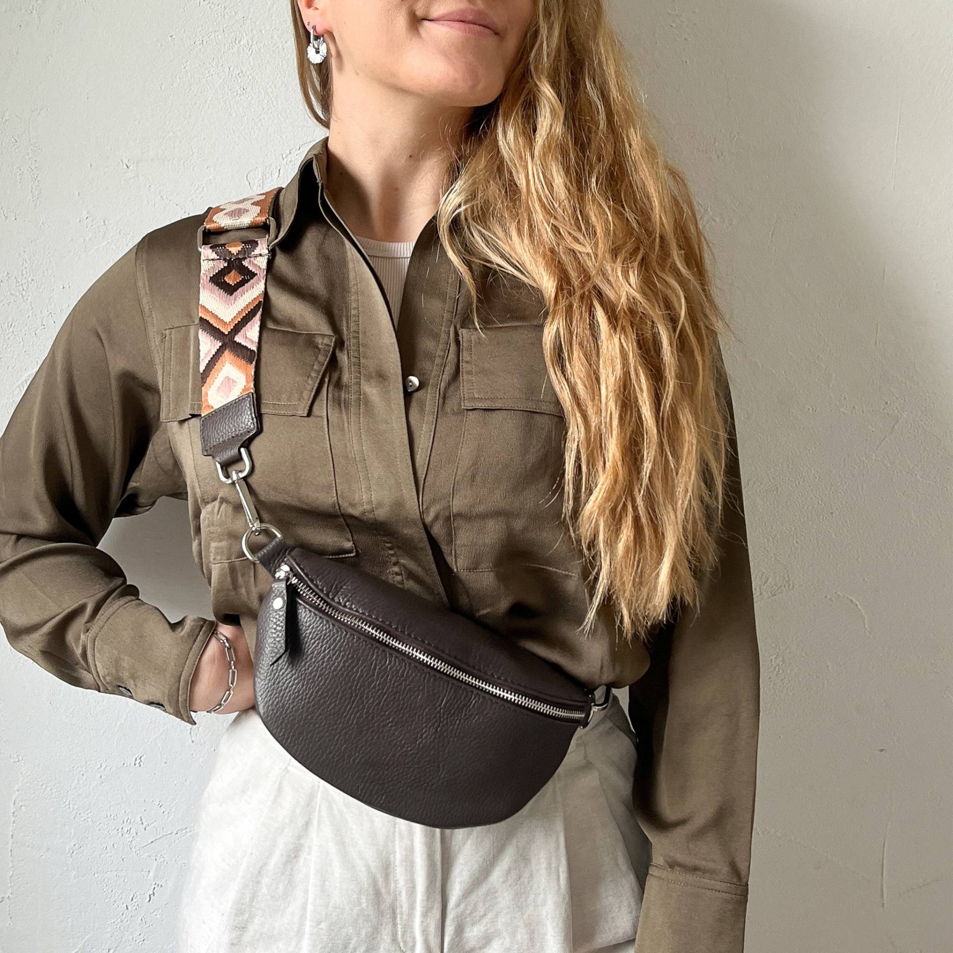 Braune Bauchtasche Aus Leder Für Frauen, Ledergürtel + Gemusterter Wechselgürtel, Crossbody-Tasche Leder, Hüfttasche Mit Gürtel von lePelouStudio