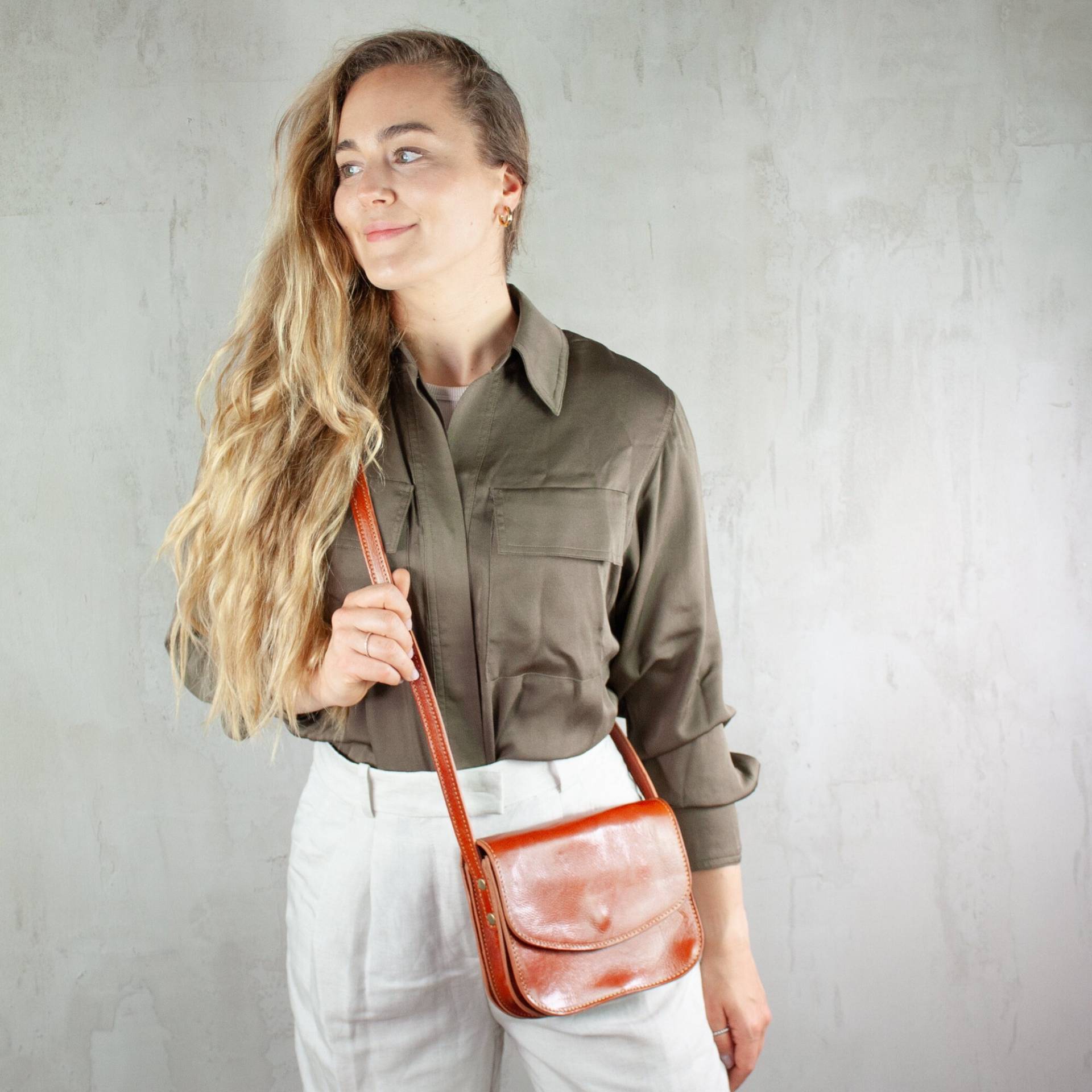 Handtasche Leder Damen, Schultertasche Personalisiert, Kleine Umhängetasche, Crossbody Tasche, Ledertasche, Geschenk Freundin von lePelouStudio