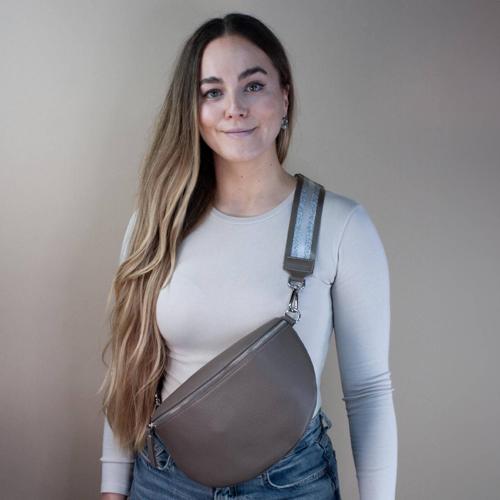 Leder Bauchtasche Damen, Gürteltasche Mit Breitem Wechselgurt, Crossbody Tasche, Umhängetasche Personalisiert, Geschenk Freundin Leder Bauchtasche Damen, Gürteltasche Mit Breitem Wechselgurt, Crossbody Tasche, Umhängetasche Personalisiert, Geschenk Freundin von lePelouStudio