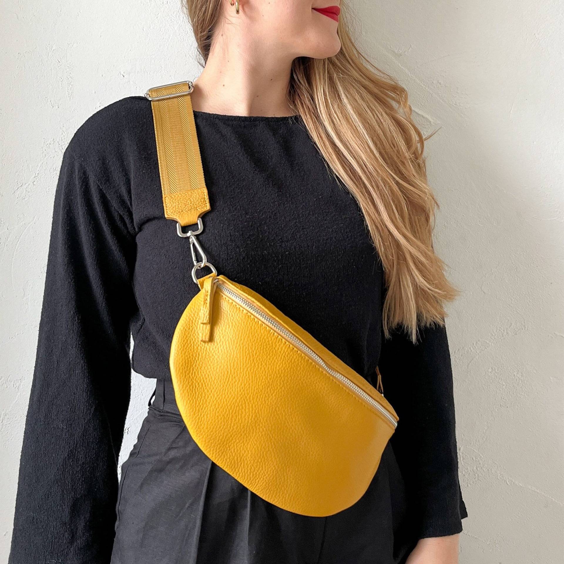 Lederbauchtasche Für Damen in Gelb, Ledergürtel + Gemusterter Wechselgürtel, Crossbody-Tasche, Hüfttasche Mit Gürtel, Handgemachtes Geschenk von lePelouStudio