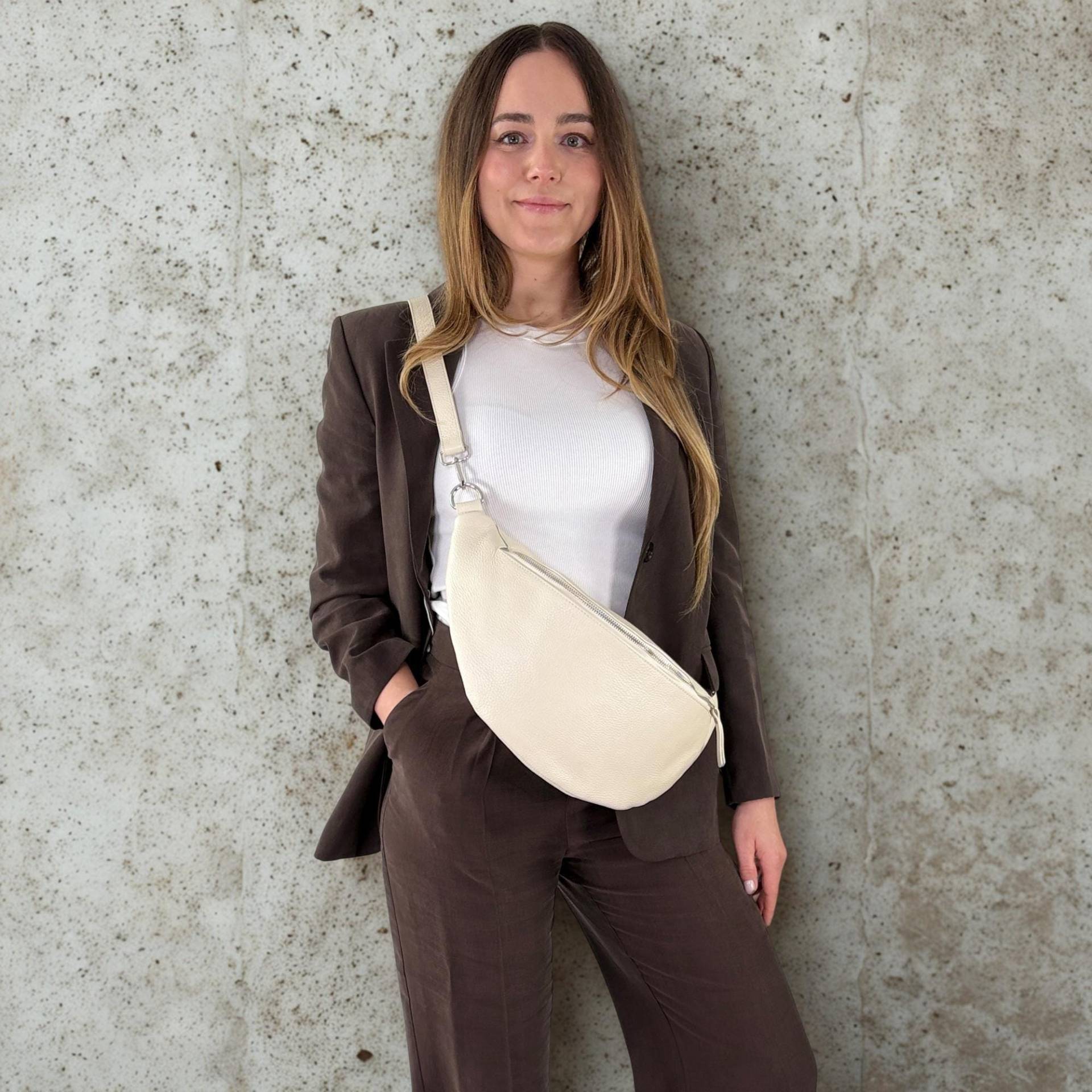 xl Bauchtasche Aus Leder Für Damen, Große Bauchtasche, Umhängetasche Leder, Halfmoon Bag, Oversized Geburtstagsgeschenk xl Bauchtasche Aus Leder Für Damen, Große Bauchtasche, Umhängetasche Leder, Halfmoon Bag, Oversized Geburtstagsgeschenk von lePelouStudio