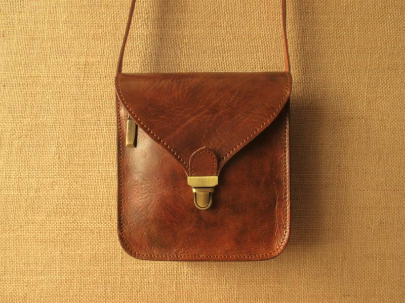 Handgemachte Umhängetasche, Crossbody, Umhängetasche Aus Pflanzlich Gegerbtem Leder von leatherAM