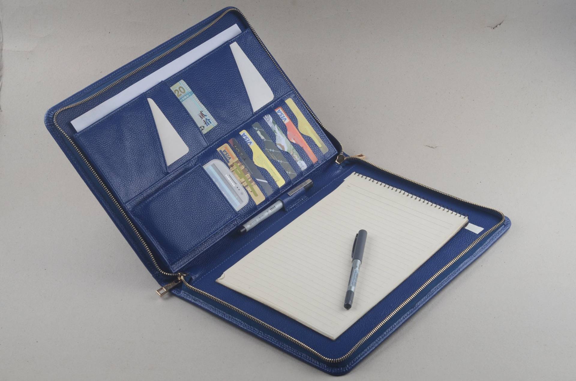 Blaue Ledermappe Mit Reissverschluss A4 & Us Letter Blaue Ledermappe Mit Reissverschluss A4 & Us Letter von leathercase