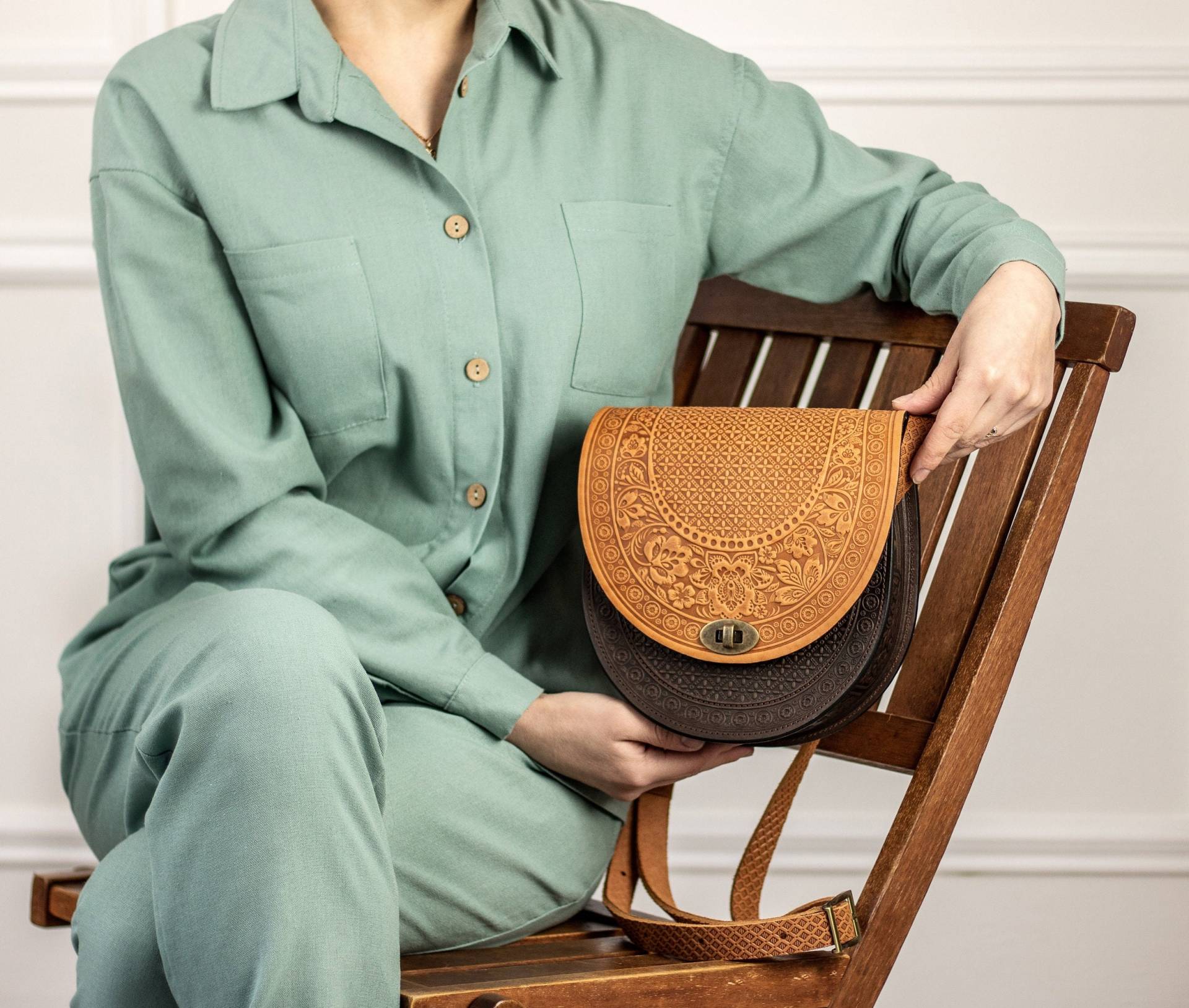 Umhängetasche/Ledertasche Handtasche Handgemacht Einzigartiges Geschenk Tasche Für Damen von leathercraftByVector