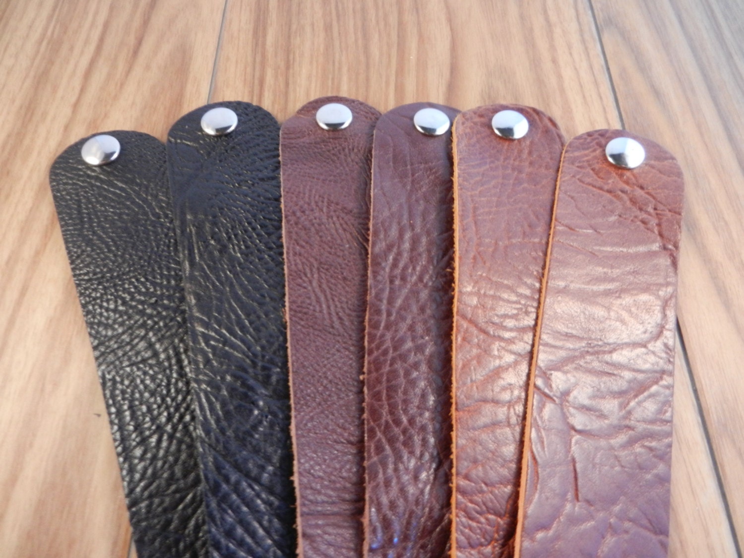 Echte Wasserbüffel Ledermanschette - 2, 5 cm Breite von leathermavericks