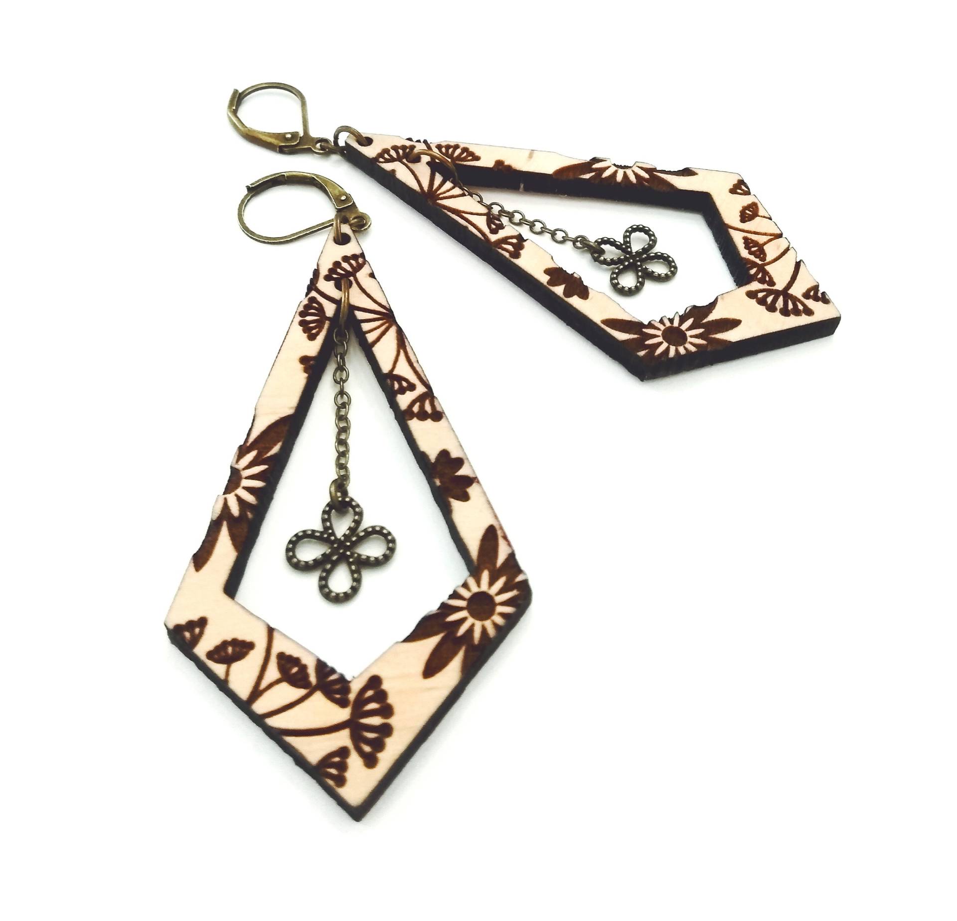 Hänge Ohrringe Aus Holz Geschnitten - Hängeblütchen Blumen Hänge Ohrringe Aus Holz Geschnitten - Hängeblütchen Blumen von leboisadesoreilles