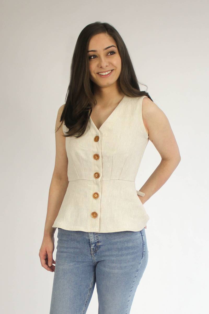 Das Cynthia Top in Hafermeal Leinen Das Cynthia Top in Hafermeal Leinen von leckieapparel