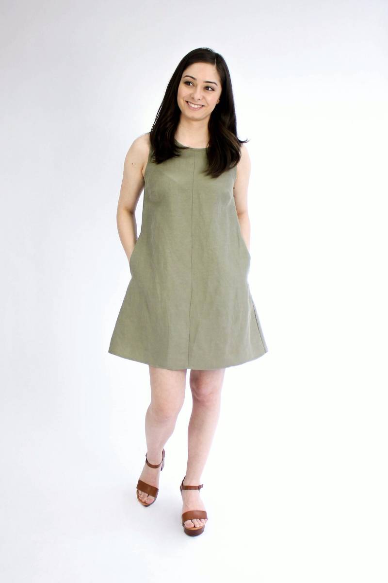 Das Lauren Kleid in Salbei Cupro Das Lauren Kleid in Salbei Cupro von leckieapparel