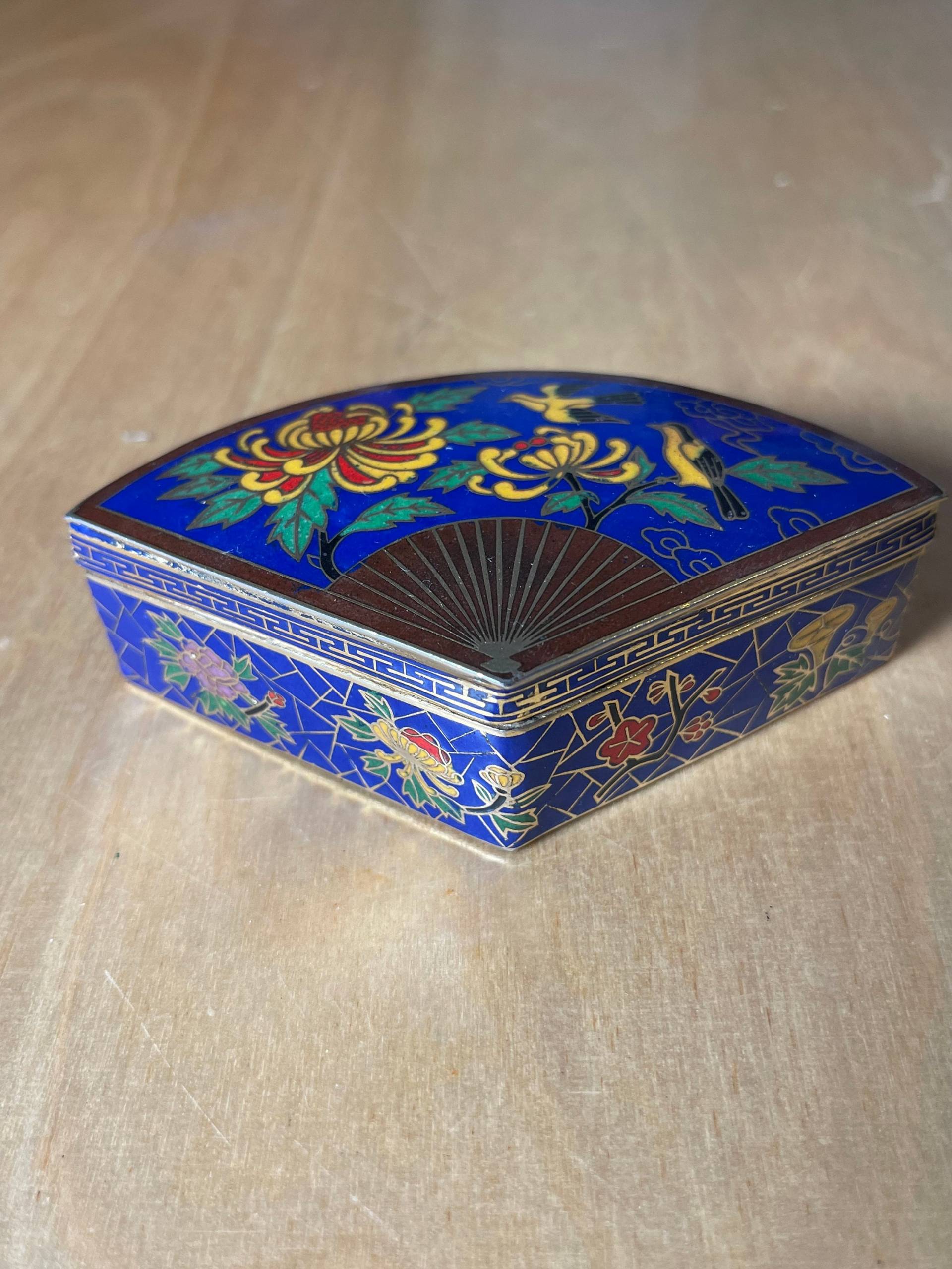 Beautiful Needle Pill Box von leenekin