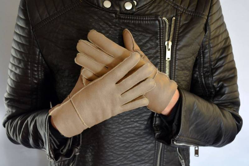 Damen Lederhandschuhe Aus Beigem Lammleder Und Einem Weichen Innenfell. Total Handgemacht, Wirklich Warm Stilvoll, Ein Großes Geschenk Für Sie von lefushop